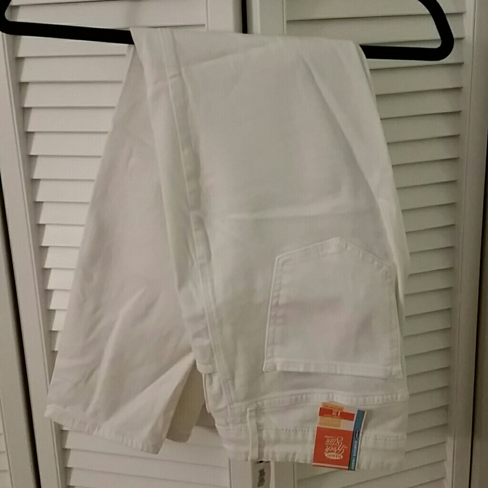 White- Old Navy- Rockstar Jeans